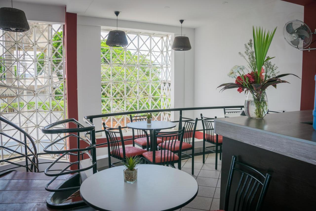 Hostal "Centrika" Tarapoto Kültér fotó