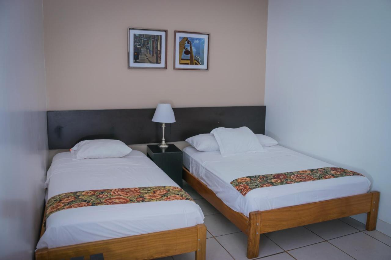 Hostal "Centrika" Tarapoto Kültér fotó