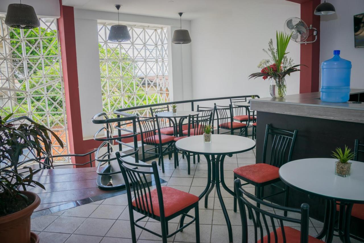 Hostal "Centrika" Tarapoto Kültér fotó